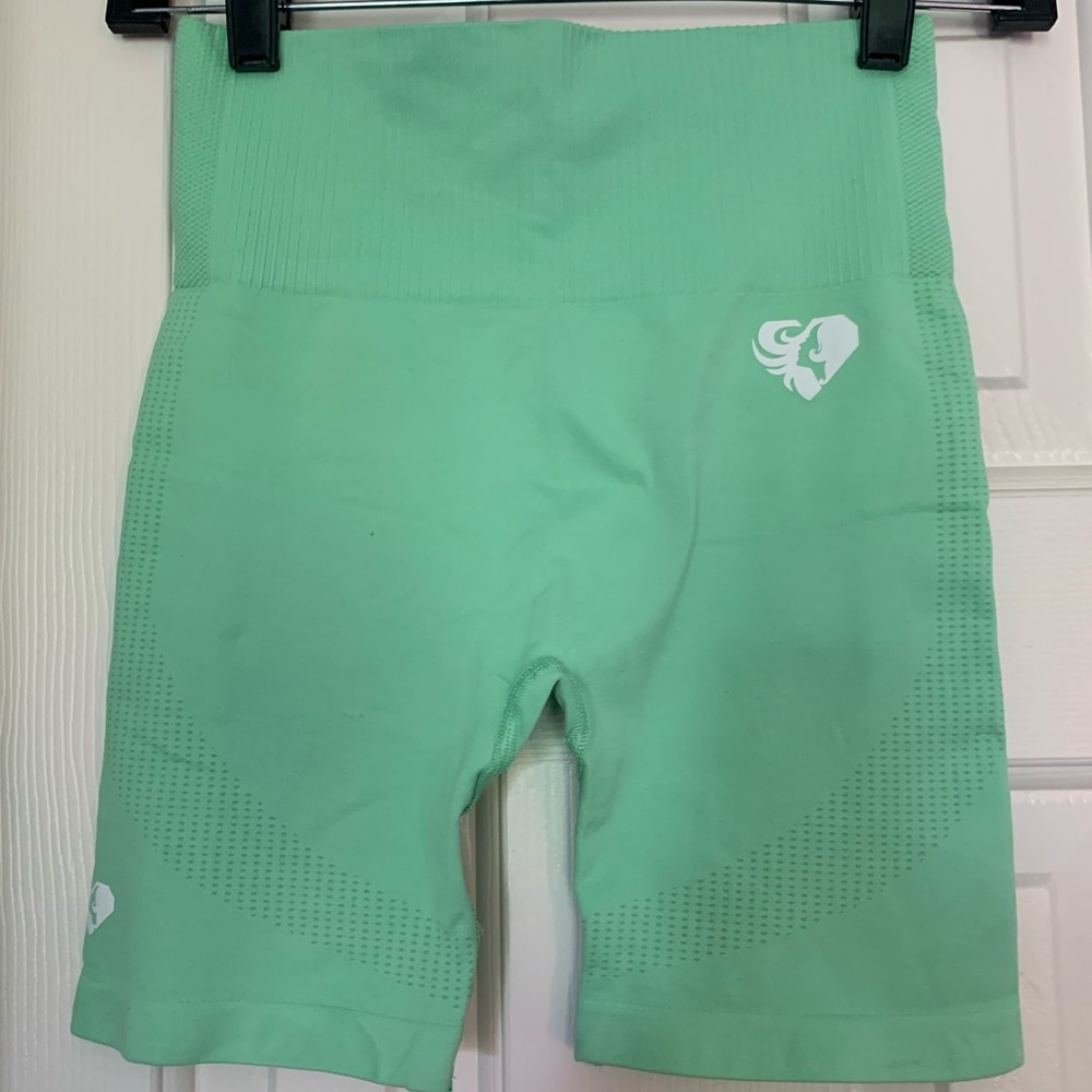 Womens best power seamless shorts